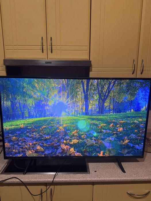 Телевізор samsung full hd UE43J5202AU