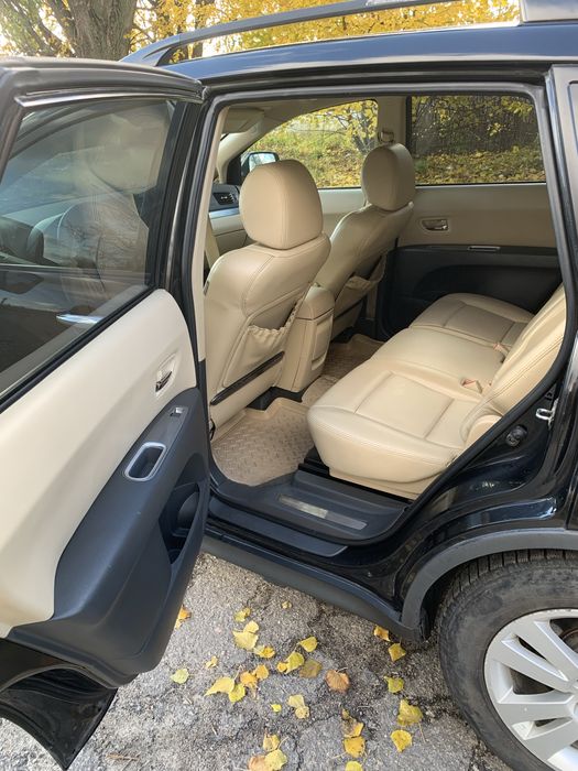 Субару трибека В10