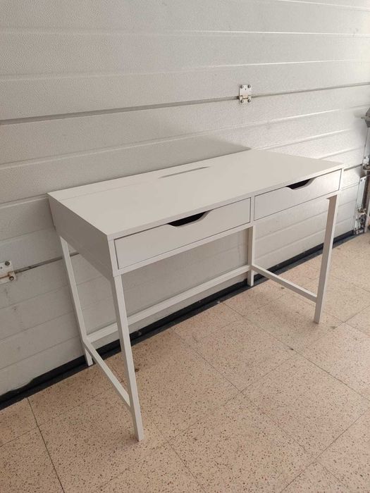 Secretária modelo Alex IKEA