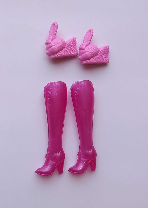Zestaw kolekcjonerskich bucików retro dla lalki Barbie