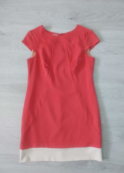 XL sukienka damska koralowa z kontrastowym beżowym dołem