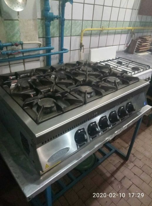 Продаємо обладнання: морозильні ларі, плити, пароконвектомат та інше