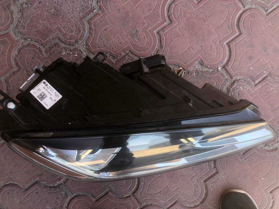 Фара Touareg Права и Лiва