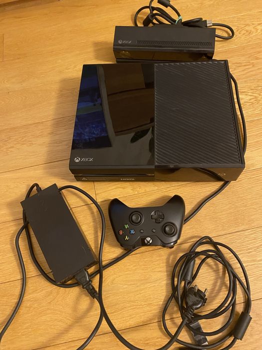 Konsola Xbox One 1TB +kinekt+pad+kabel hdmi