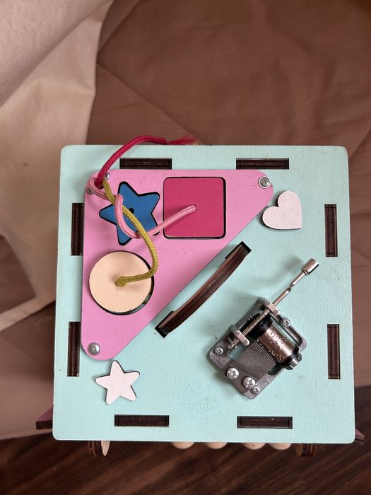 Продам бізікуб для дівчинки