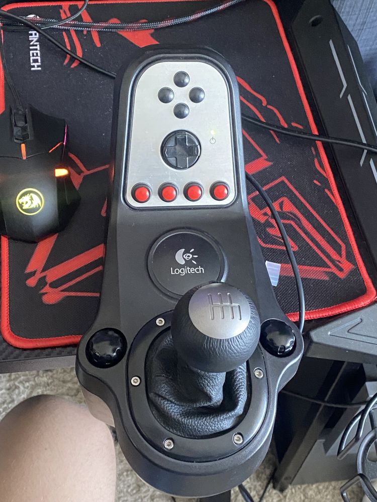 Ігровий руль Logitech g27