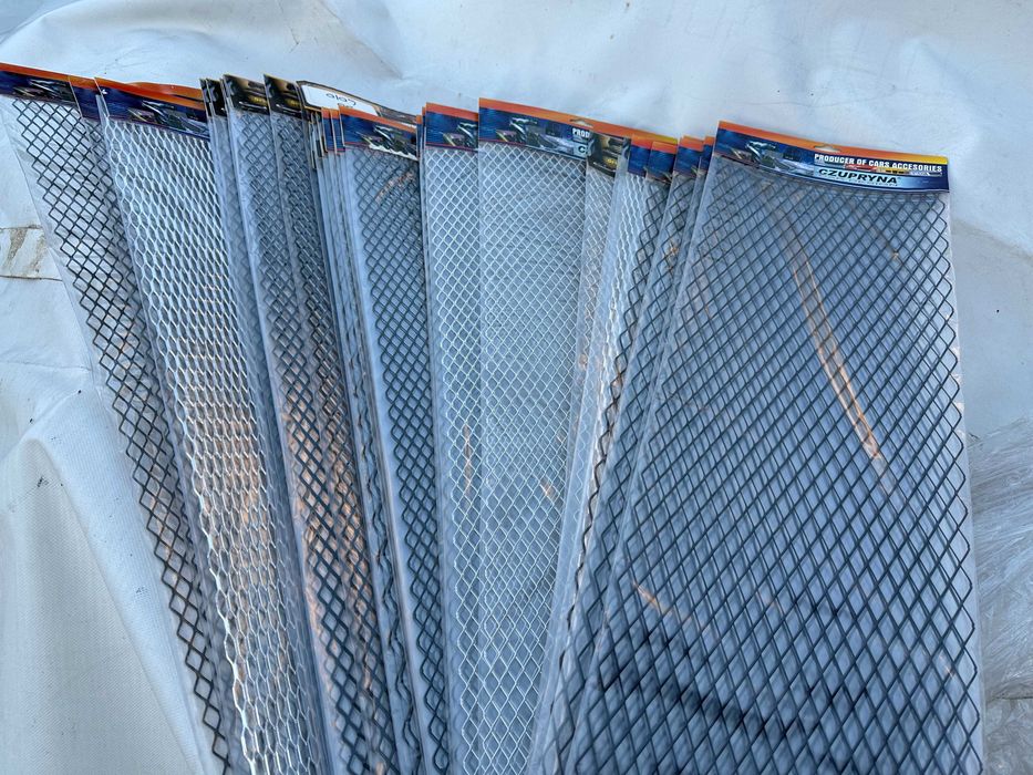 Сітка алюмінієва для решіток та у бампера. Срібна та чорна. Нова.