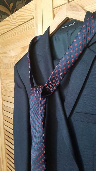 Костюм чоловічий сучасного крою темно-синього кольору 46 р.