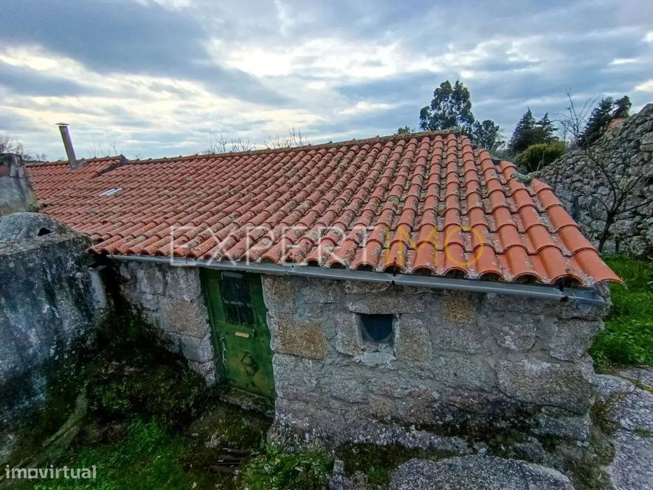 Casa de Arrumos em Pedra para venda - Quintãs de Baixo, Linhares...