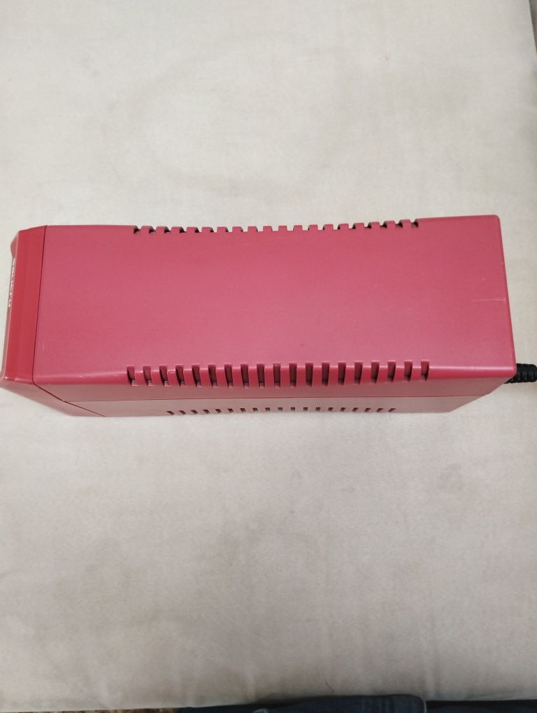 UPS Salicru SPS ONE 900VA (bateria nova maior do que a original)