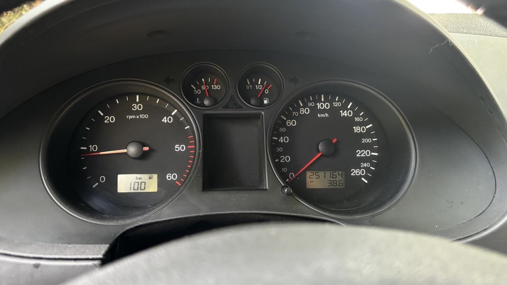 Seat ibiza 6l PD130 5 lugares