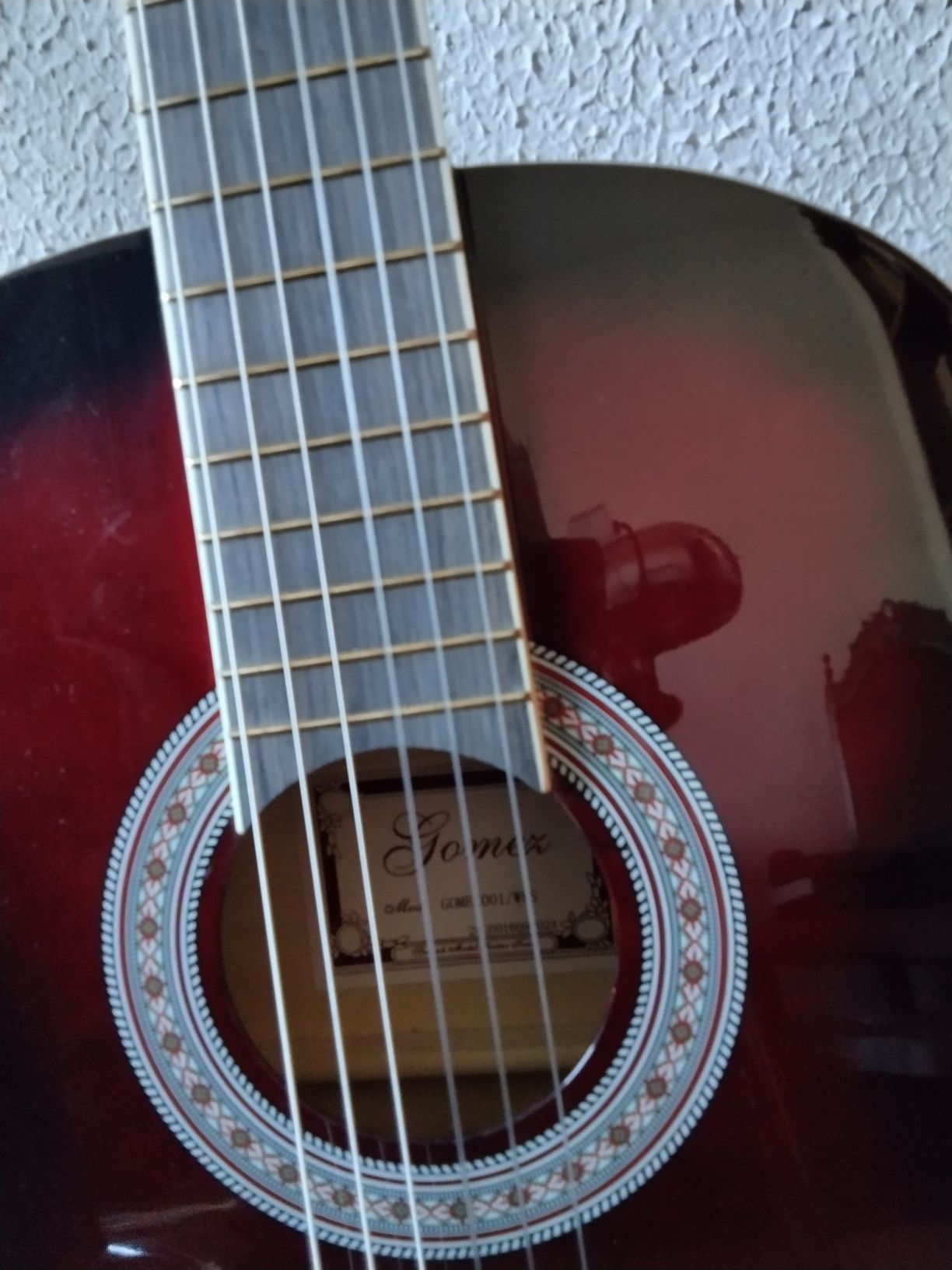 Guitarra nova usada poucas vezes