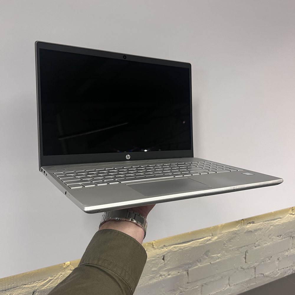 Ноутбук HP Pavilion 15-cs0053cl