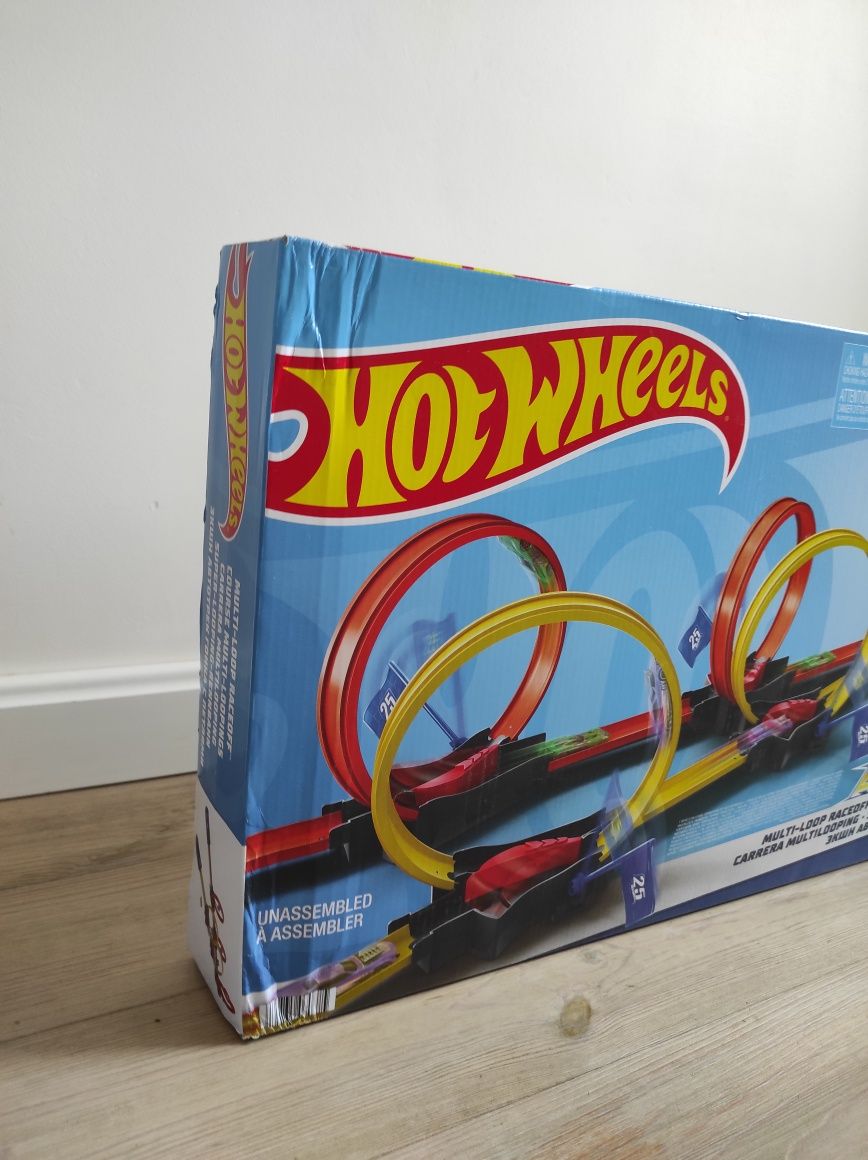 Трек Hot Wheels Карколомні трюки в петлях HDR83