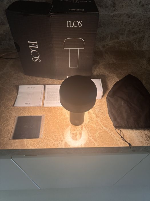 Bellhop Flos - preto mate