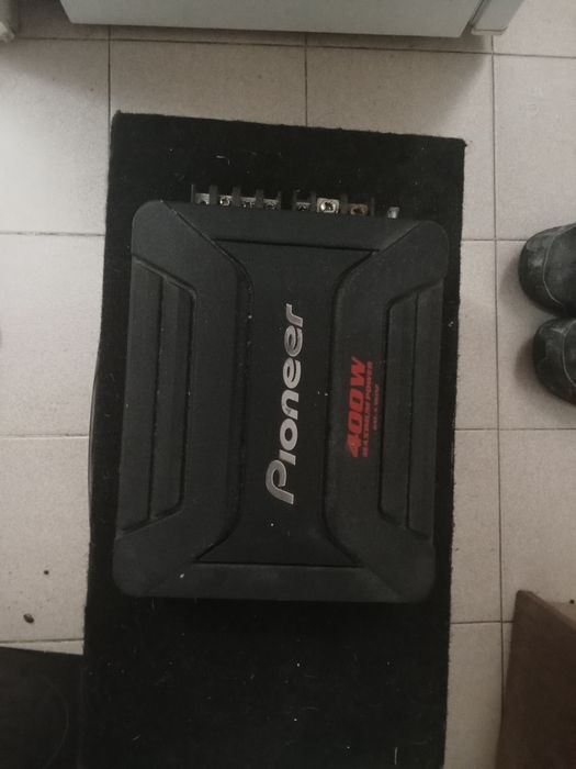 Caixa de som em ótimo estado