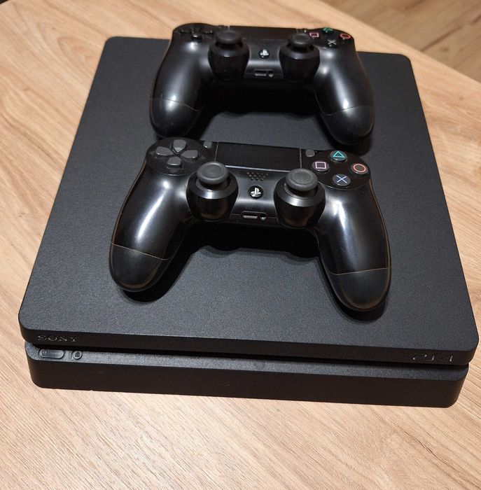 Sprzedam PS4 slim 1TB, 2 pady + gry