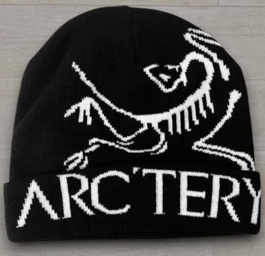 Ciepła czarna czapka Arc’teryx