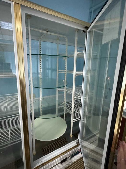 Холодильна вітрина, (холодильна шафа) кондитерська