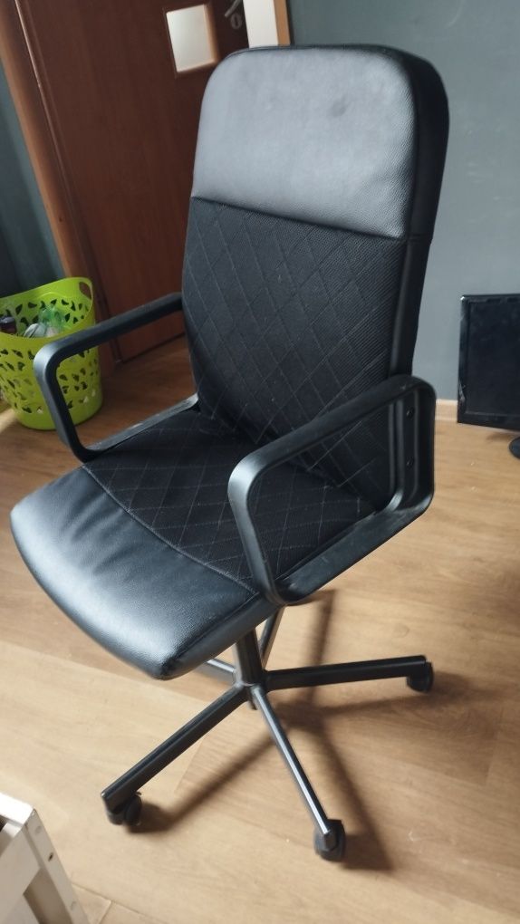 Sprzedam krzesło obrotowego biurowe