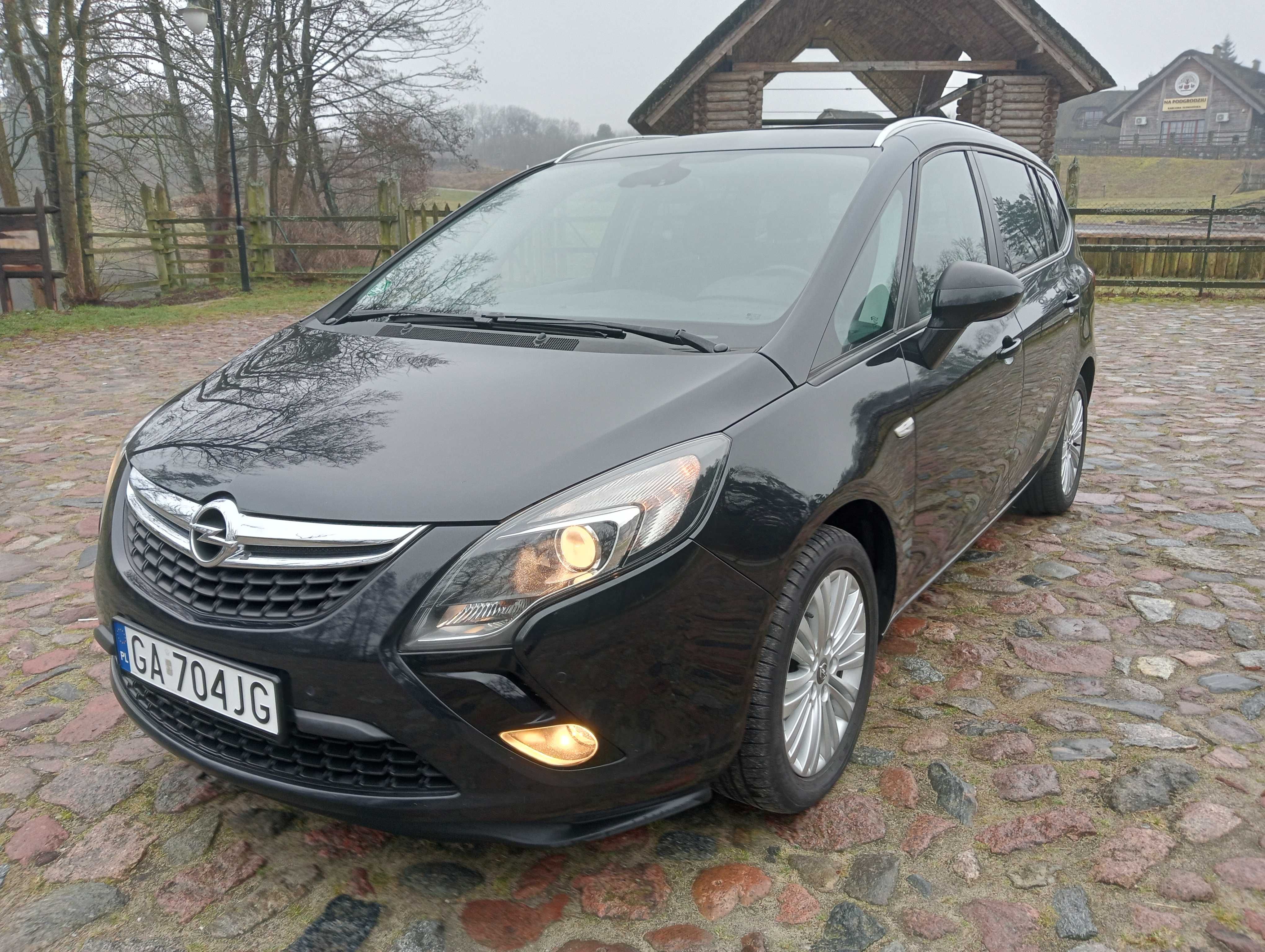 Opel Zafira Tourer 2,0 CDTI , rok 06.2012 , zadbany  204 tyś km.