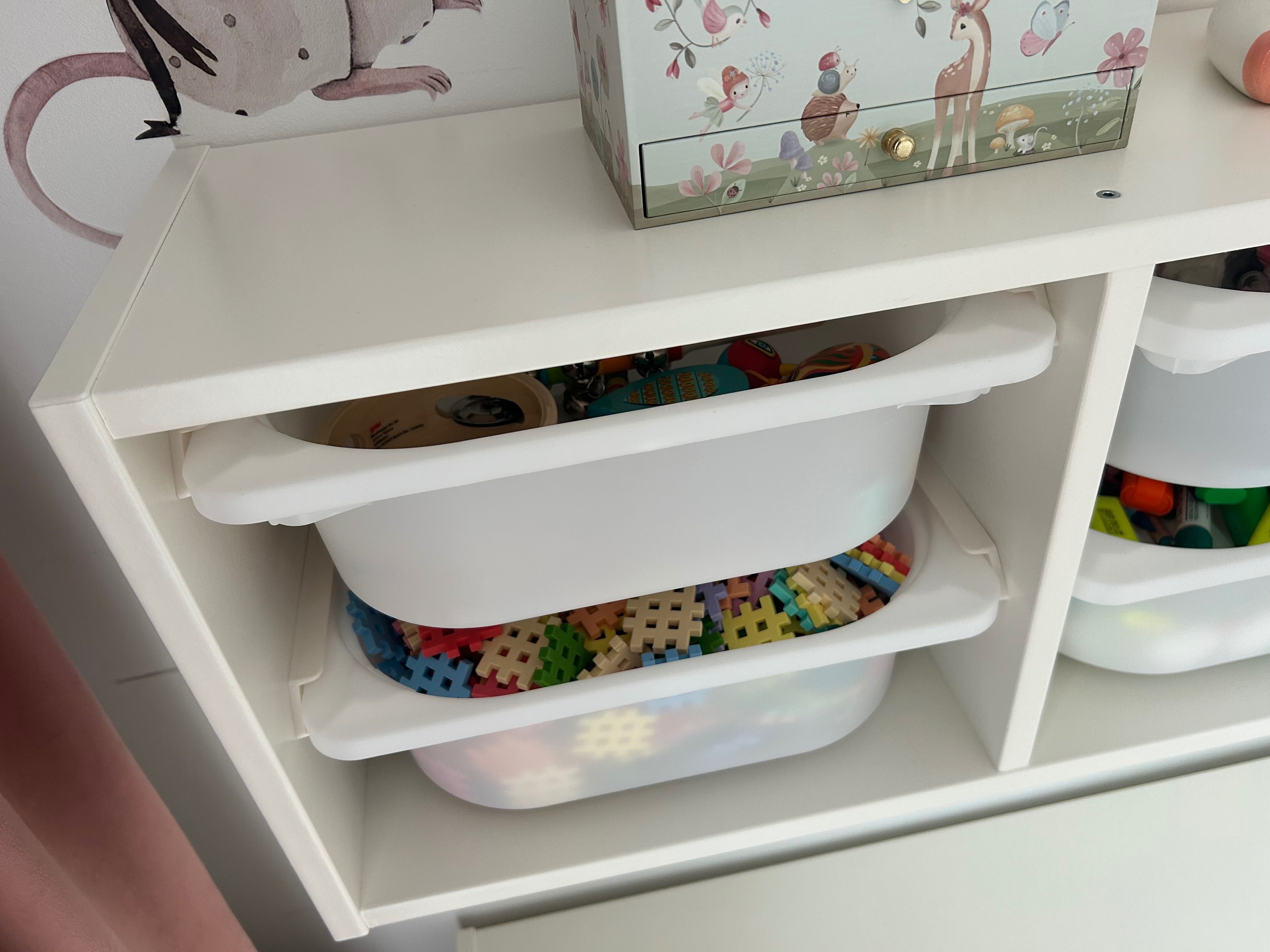 Ikea Trofast biały regał i szafka wisząca z pojemnnikami