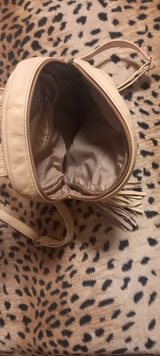 Продам кожаный женский рюкзак и различные женские сумочки