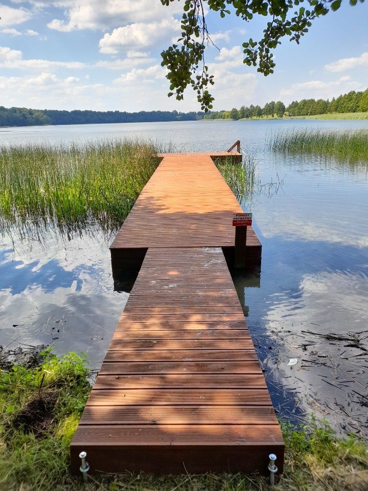 Pomost pływający, tratwa, katamaran, molo, beczki, przystań kajakowa