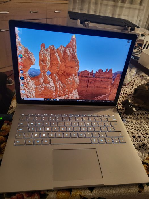 Продам ноутбук Microsoft Surface