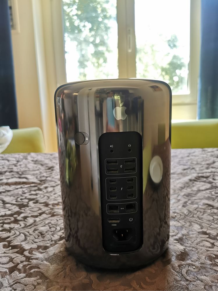 Apple Mac Pro Late 2013