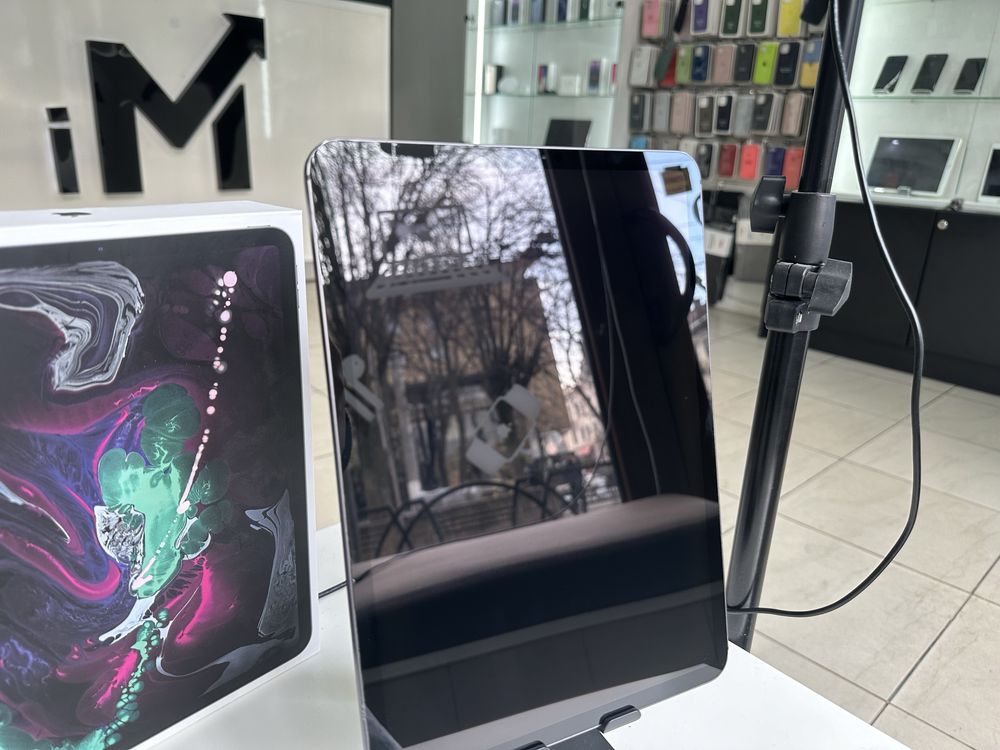 iPad Pro 11” 256Gb Wi-Fi+LTE 94% акб з коробкою 499$