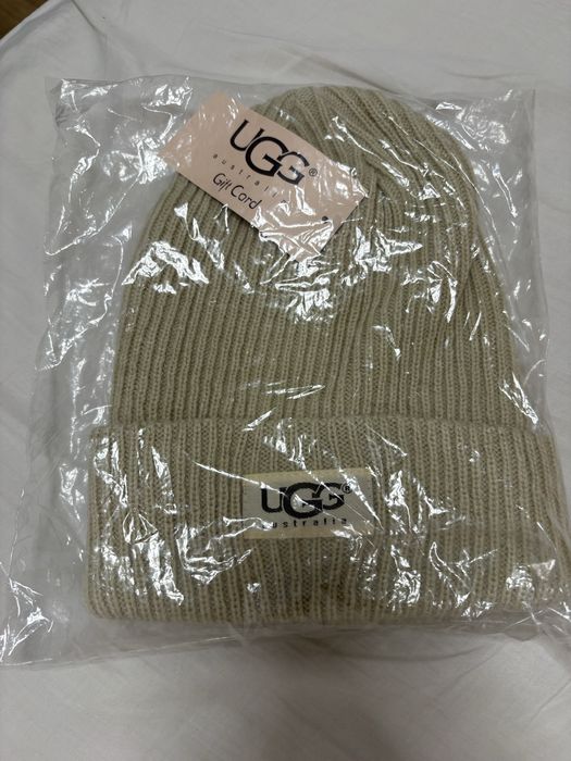 Шапка UGG бєжива