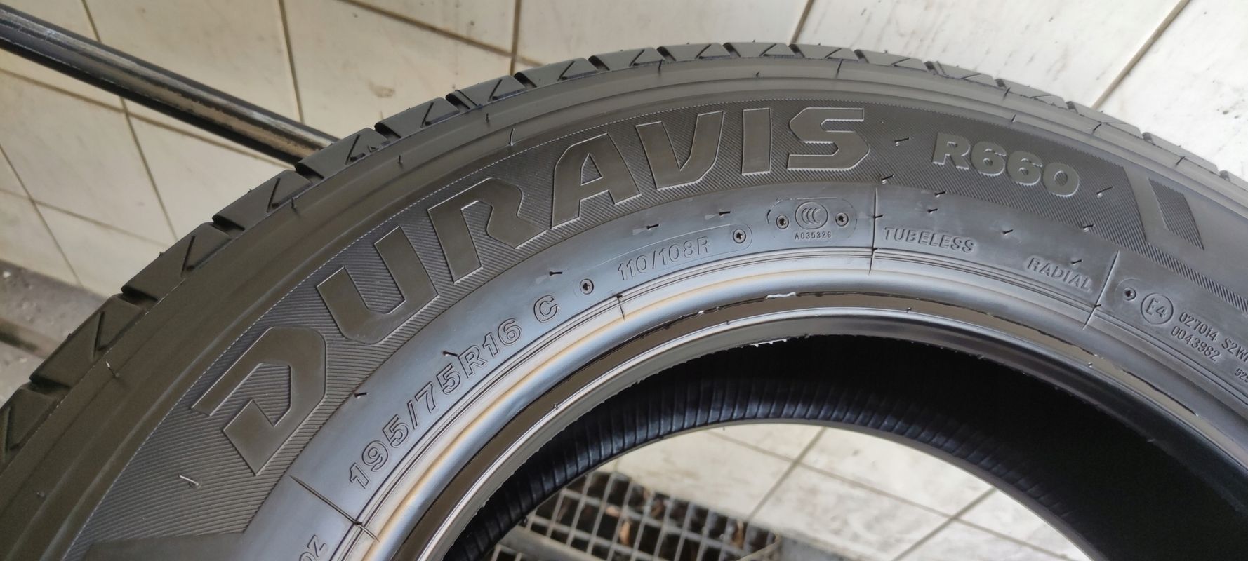 2x 195/75r16c Bridgestone Duravis R660, 110/108r D/A/72dB