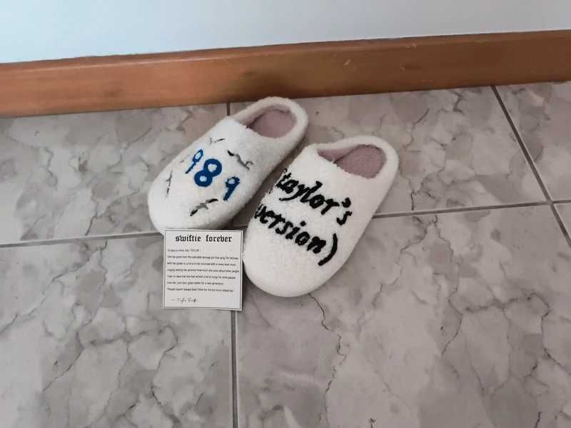 Pantufas Taylor Swift - Tamanho 38