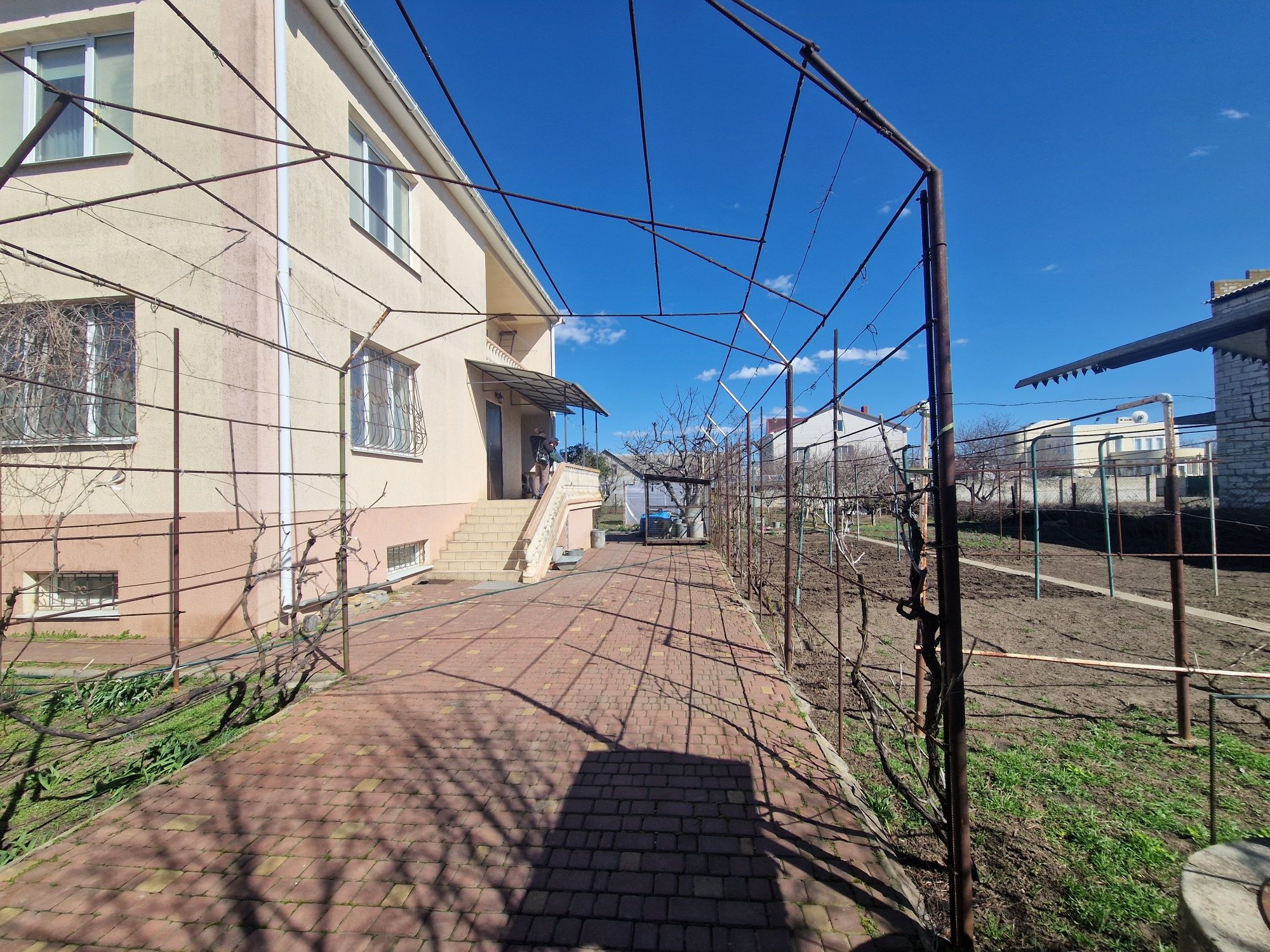 Продам хороший дом для семьи в Молодёжном в 3 км от Черноморска