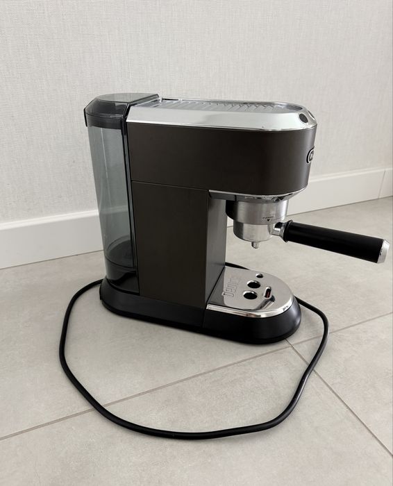 Кавоварка ріжкова Delonghi EC 685 BK