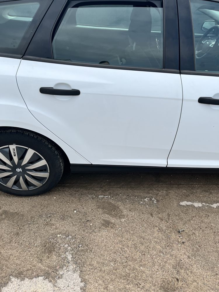 Drzwi Ford Focus MK3 5B
