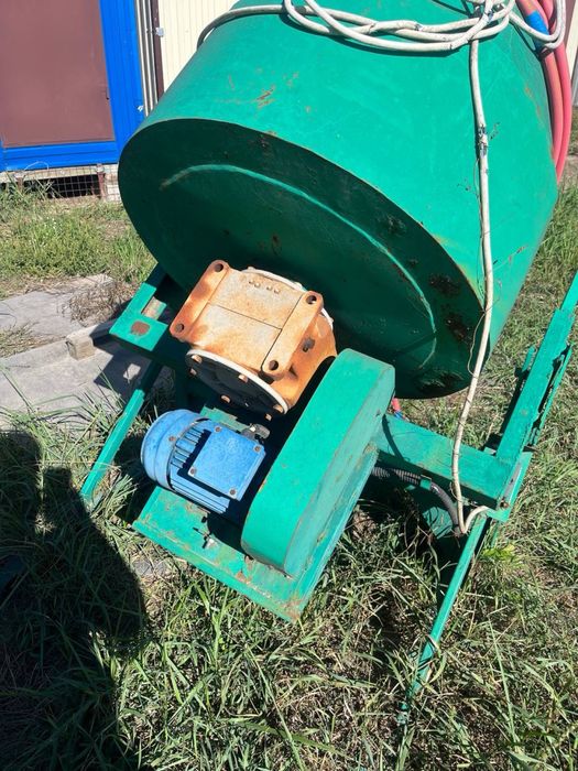 Продам бетономішалку