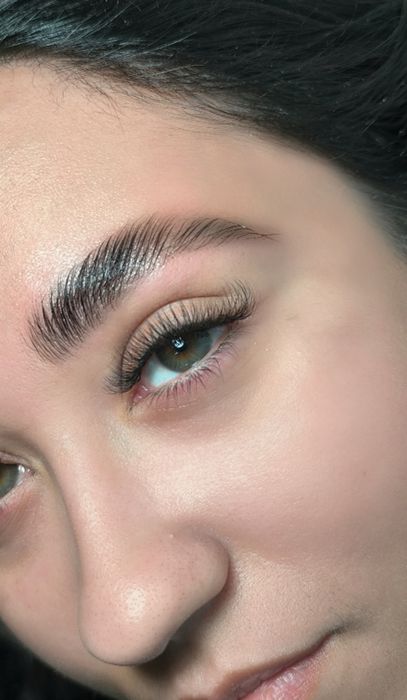 Alongamento de pestanas