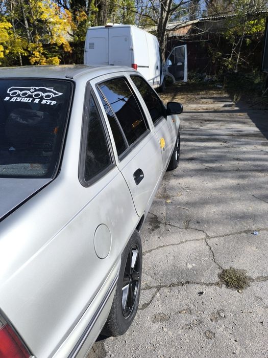 Автомобіль Део Нексія