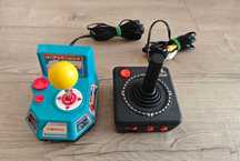 Zestaw mini konsol Atari Classics 10 w 1 i Namco Ms. Pac-Man 5 w 1