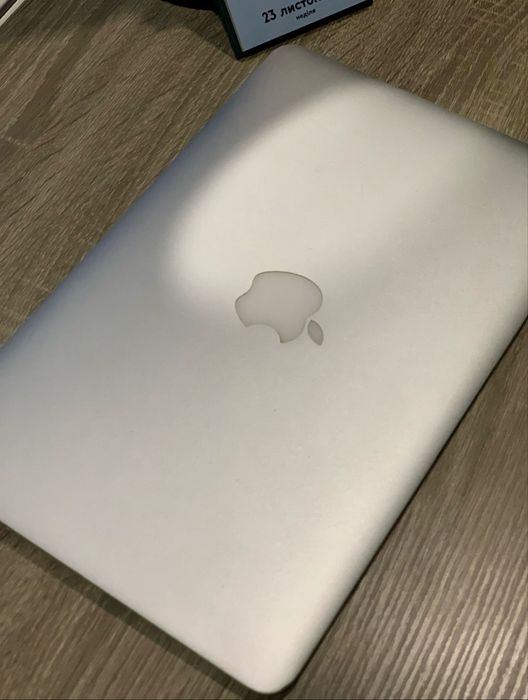 MacBook Air 11 2011 год
