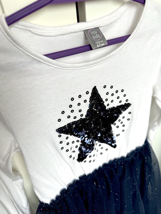 Sukienka świąteczna z brokatowym tiulem 122