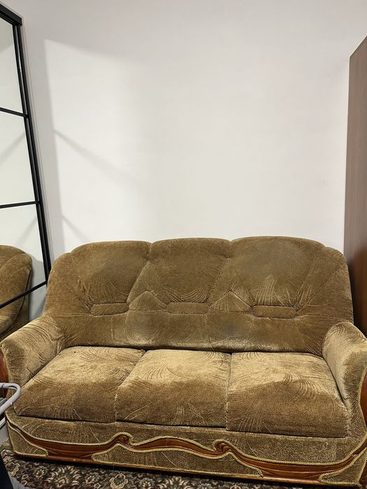 Диван в хорошому стані