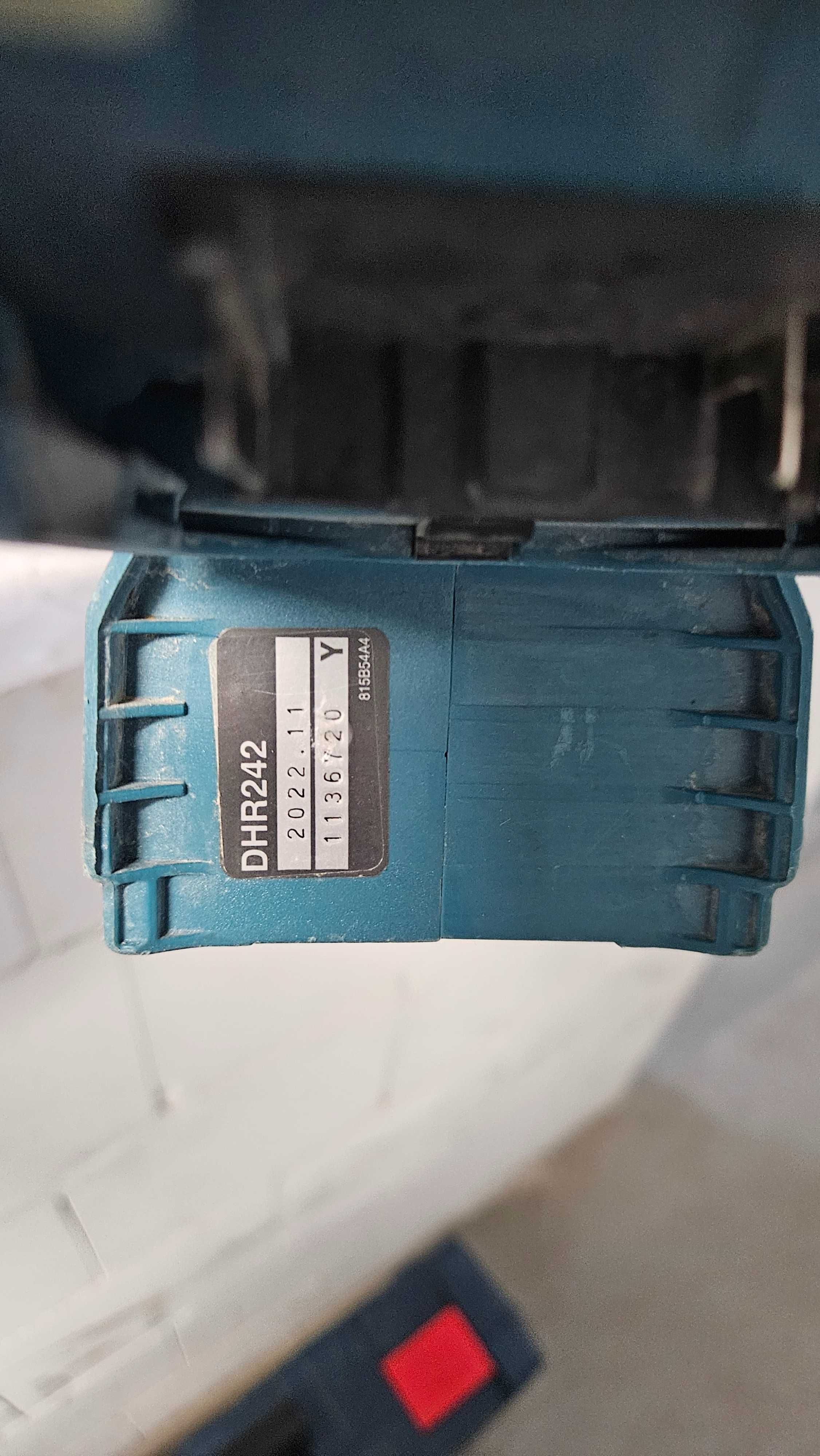 Młotowiertarka Makita DHR242
