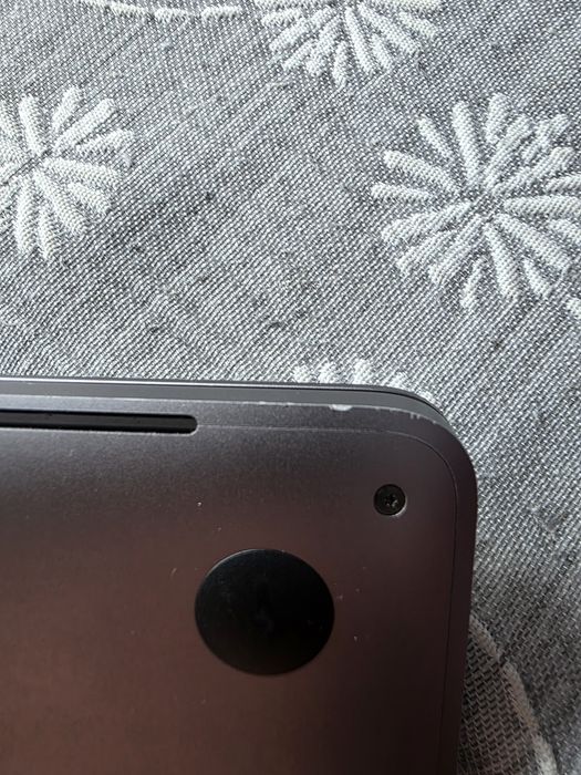 MackBook Pro w bardzo dobrym stanie.