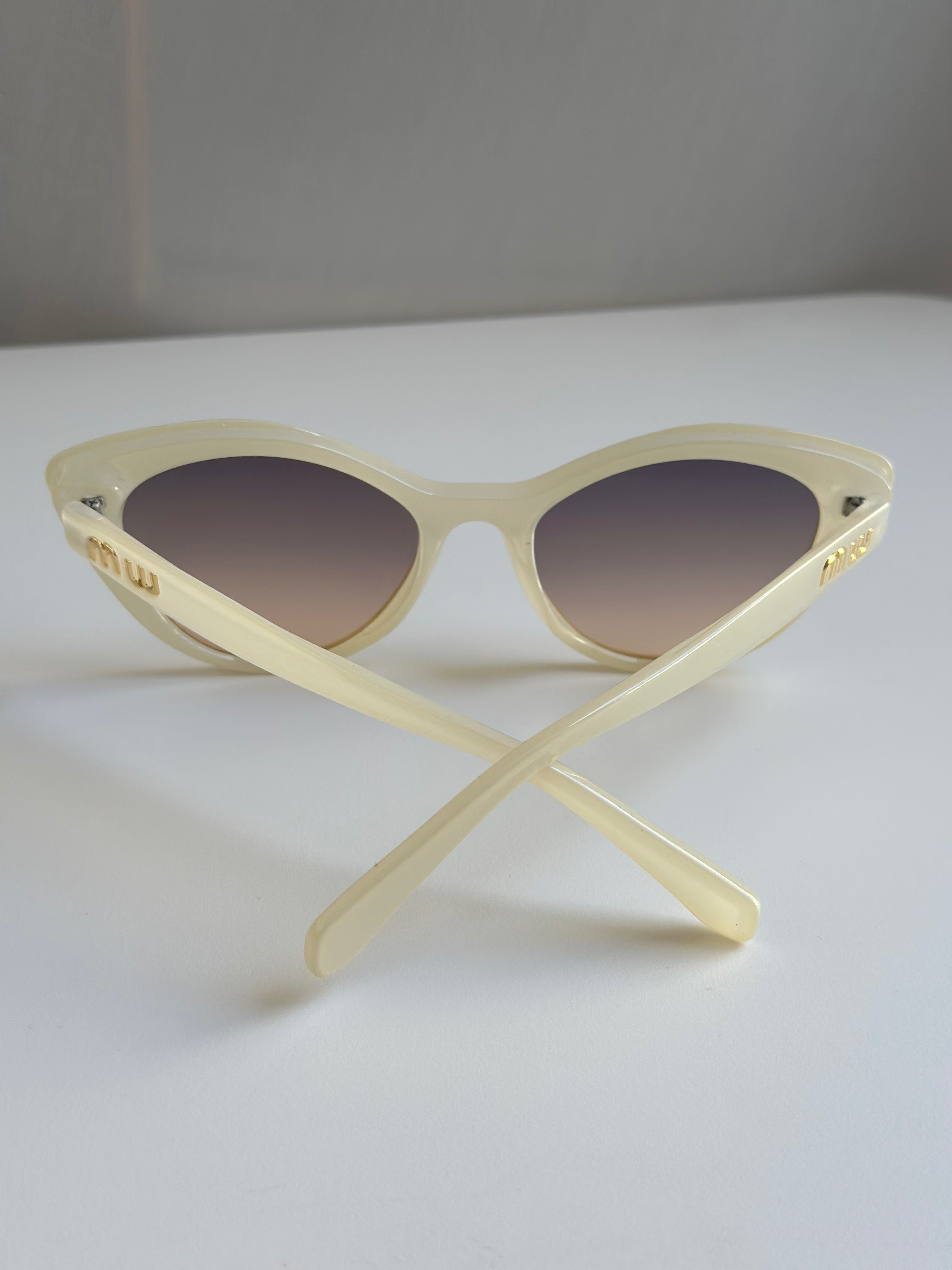 Okulary przeciwsłoneczne Miu Miu +etui