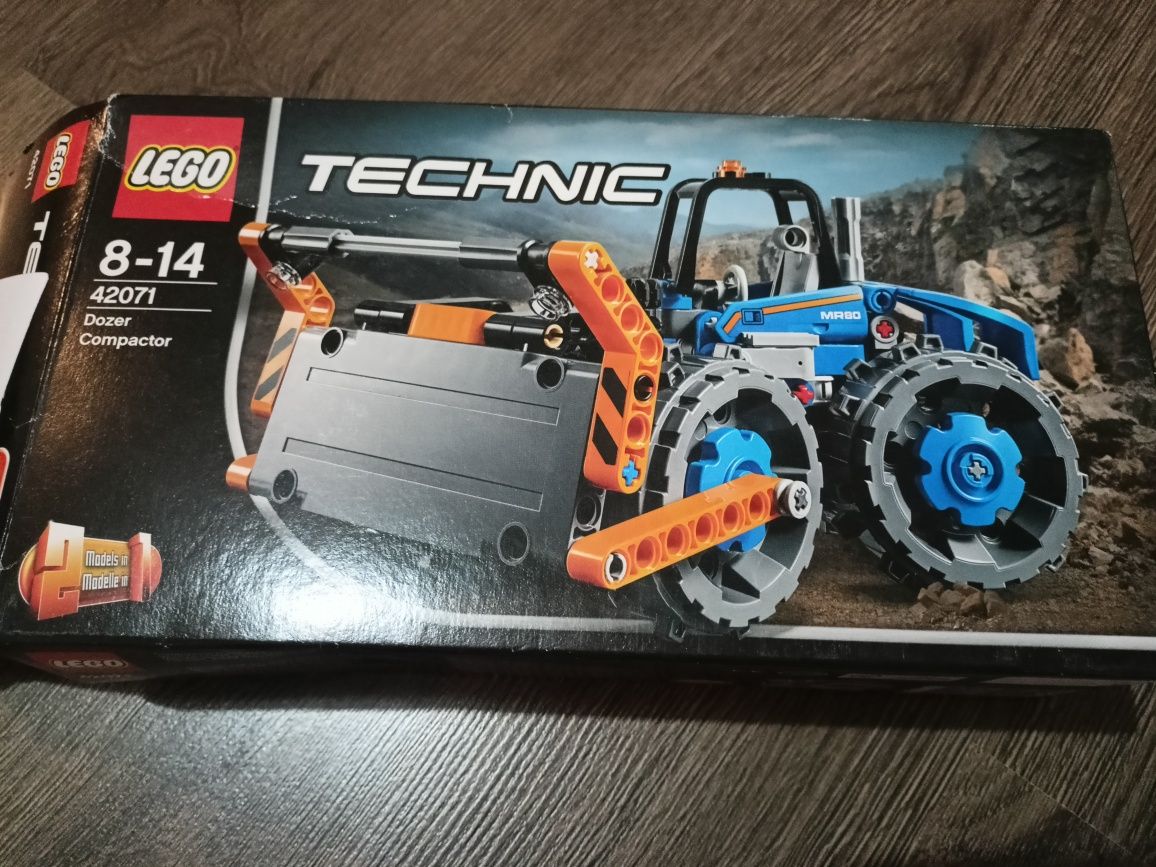 LEGO Technic 42071 spycharka jak nowa