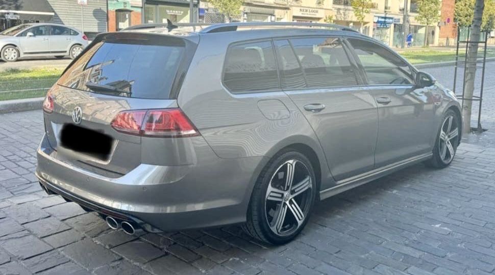 VW Golf R Variant