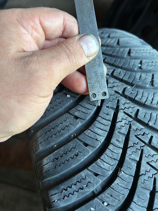 Комплект зимових шин з дисками 185/60R14